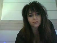 Je suis petite brune  avec des formes aux yeux bleues, je suis attirante, pulpeuse et sexy. N’hésitez pas à prendre rendez-vous avec moi par message si je suis en hors ligne je me ferai un plaisir de vous répondre et de passer un moment coquin en privé ou en vip