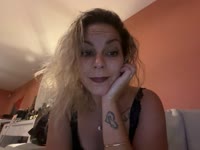 Minette du sud est là pour vous divertir , timide mais coquine