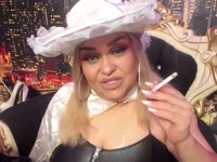 15 years experienced, professional in the execution of any fetish of any kind. If you are not a real and humble slave stay away from this room