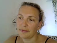 Hallo ik ben Maud een Nederlandse dame. Ik ben gek op alles wat met sex te maken heeft en wil dit graag met je delen.Er zijn maar weinig dingen waar ik niet voor open sta en ben erg benieuwd naar je wensen.Ik hoop je snel te zien en geile dingen met je te beleven.XX Maud