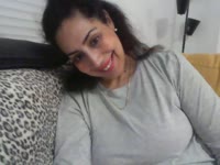 Brune pétillante qui aime la vie et ses plaisirs. la bonne humeur est mon moteur dans la vie . la séduction et les bons moments mon carburant. alors Messieurs, à vos clavier!