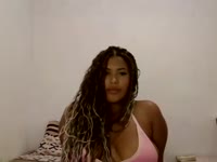 Sou muito amigável e comunicativa, gosto de conhecer pessoas novas, sou muito sorridente e cativanteg