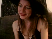 I am a nice woman who wants to meet new people.