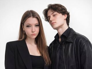camgirl anal live show LeoAndMira