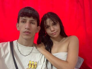 live couple sexcam LuisaAndKevin