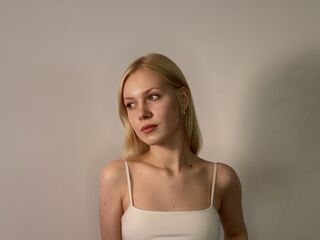 hot naked webcamgirl AishaNaeher