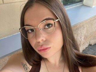naked camgirl AmeliaLung