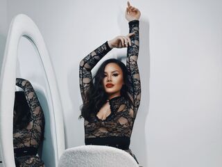topless camgirl AriaLune