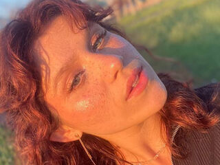 nude gamgirl AstridChing