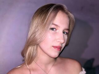 girl cam naked BettyKirsy