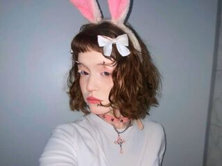 camwhore fingering pussy CamilaIce