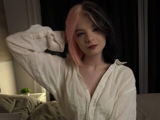 naughty camgirl masturbating ClaudineKrentz