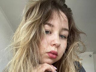 nude webcamgirl photo DebraCooper