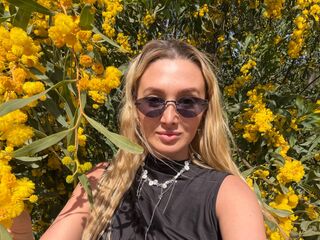 sexy webcamgirl picture DelaineClowerd