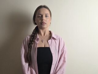 nude webcamgirl picture DelenaCouts
