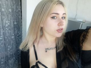 camgirl chat room DinahSalimas