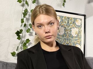 camgirl live sex photo DonellaAndra