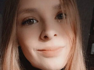 girl cam DoreneSiminski