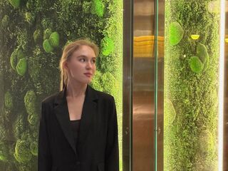 naked girl with live cam masturbating EdaNoreikaite