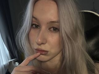 camgirl fingering bald pussy ElviStars