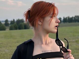 hot naked camgirl EmiCharm