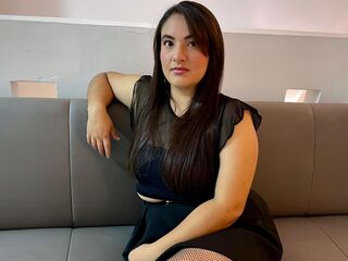 naughty camgirl masturbating with vibrator EvvaStraus
