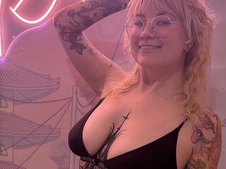 camgirl masturbating with vibrator Finndomme