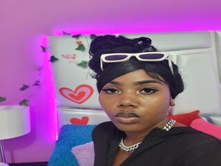 naked cam girl HaddyleyMonroe