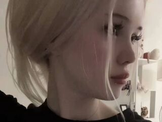 naked cam girl gallery HeatherHeinitz