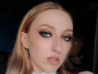 hot girl HenriettaFare