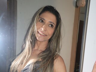webcamgirl chat room IrisMar
