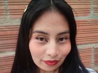 camwhore masturbating with dildo IsisKlein