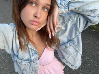 naughty camgirl masturbating with vibrator JazminHalajian