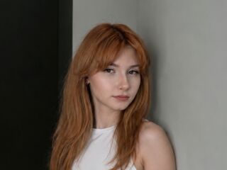 naked camgirl masturbating with vibrator JeniceRadulescu