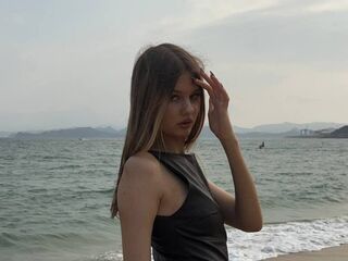 camgirl showing tits JeniceRowse