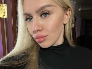 masturbating camgirl JudiJadore