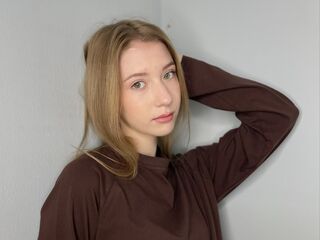 girl fingering pussy JulianaDarter