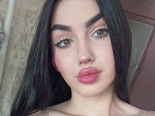 live webcam performer KamilaBell