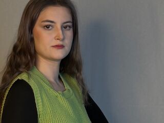 nude webcam KerryDargan