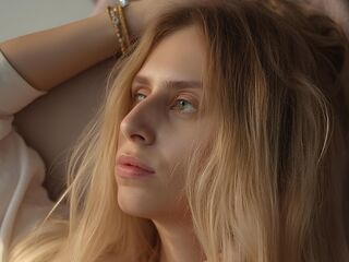 free live chatroom KiraBen
