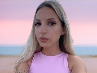webcam babe chatroom KiraLopes