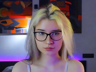 masturbating KiraSerene