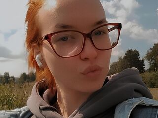 naughty cam girl fingering shaved pussy KitsuuNe