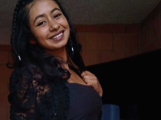 webcam strip tease show LauCardigan