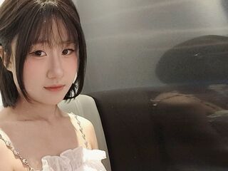 masturbating camgirl LilyBrooklyn