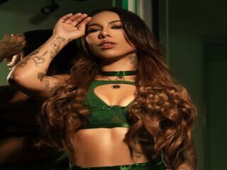 voyeur webcam LilyHarpers