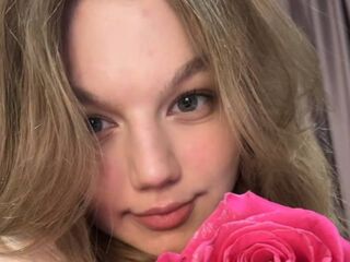 shaved pussy cam LinnGrimshaw