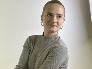 shaved pussy webcam LorrianePytko