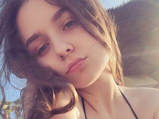 hot cam whore LuanaContratto