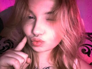 cam girl masturbating with vibrator LucileSharples